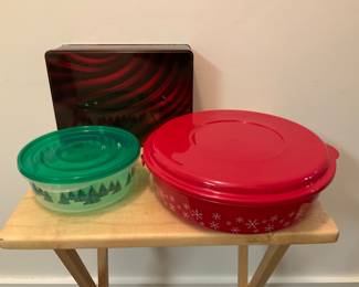 M254 set of 3 plastic Christmas containers $2
