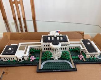 Discontinued White House Lego - assembled