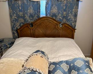 Sklar  Peppler  head board full / Queen 