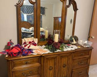Sklar  Peppler  dresser 