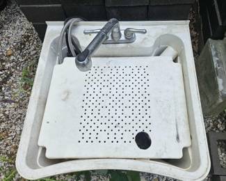 Utility sink