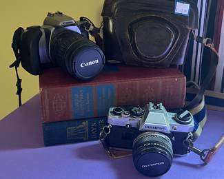 A selection of vintage cameras 