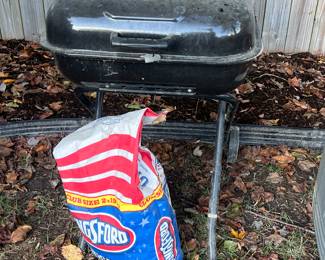 Grill W/ Charcoal 