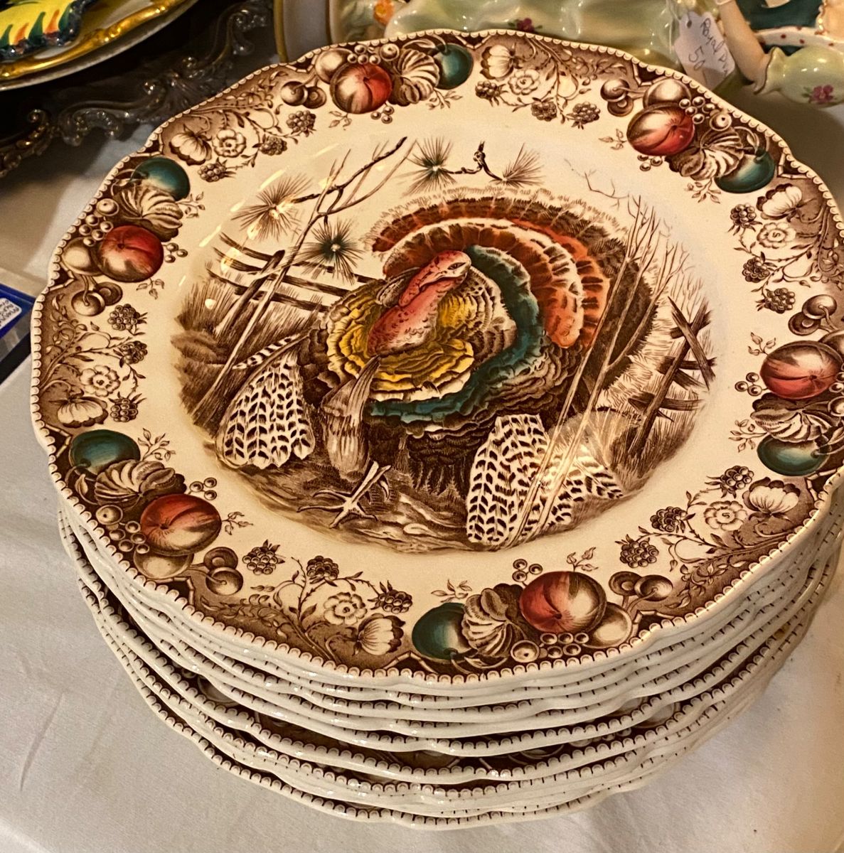 12 Johnson Bros. “His Majesty” Dinner Plates. Excellent condition!