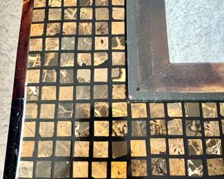 Beautiful glass top mosaic border coffee table. I'm beautiful condition. Must see in person.
85.00