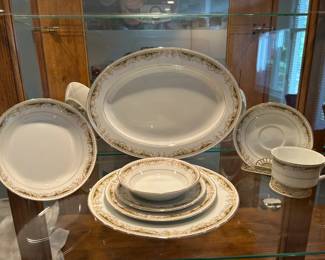 Signature Collection China "Queen Anne"