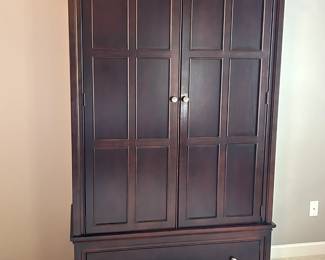 Stanley Armoire