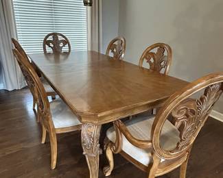 Pulaski Dining Table and 6 Chairs