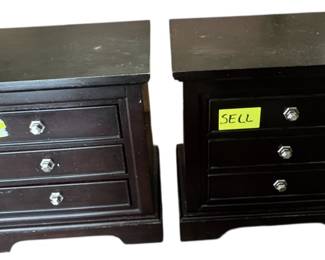 2 Wooden Nightstands