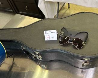 Guitar Case(Comes with Guitar) 