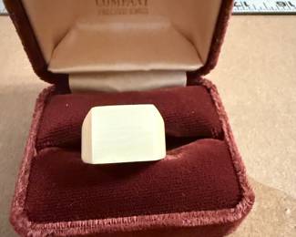 White Vintage Ring $12.00 Size 7