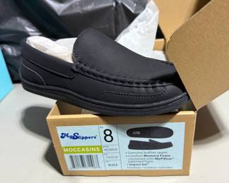 Black My Slippers Moccasins Size 8 New $9.00