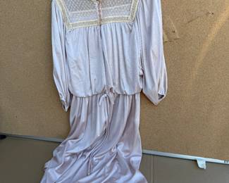 Vintage Dress, Size has been cut out $6.00