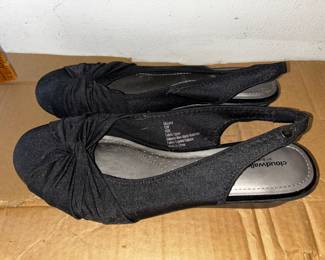 12 W Black Shoes $5.00