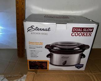 Eternal Kitchen Dual Slow Cooker $6.00