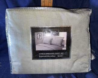 Amy Miller Queen Set of Sheets $8.00