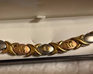 Mom Bracelet $24.00