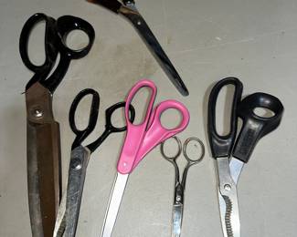 6 Pairs of Scissors $6.00