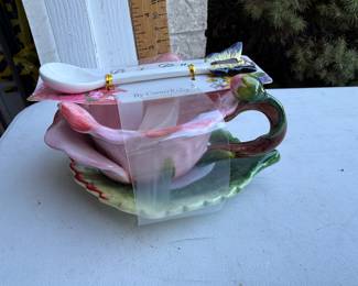 Corner Ruby Rose Teacup and Spoon $9.00