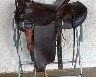 131  Vintage C.S. Shilling Saddlery western saddle 