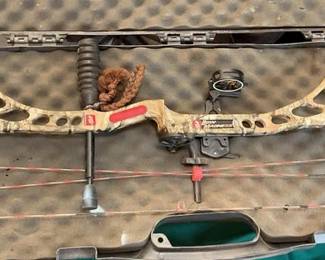 776  PSE Bow Madness single cam compound bow with arrows and pelican case 