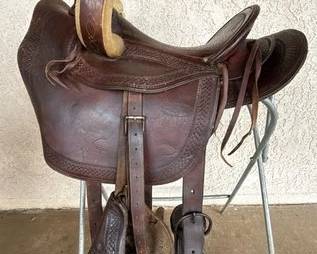 130  Vintage Visalia side saddle 