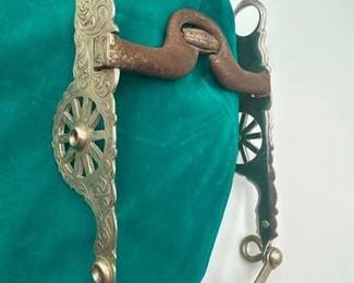 155 Silver Engraved Wagon Wheel Shank Show Bit