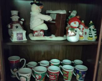 Christmas deco, coffee mugs