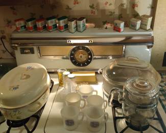 Vintage glass percolator, coffee cups, enamel roaster and metal roaster with glass lid 