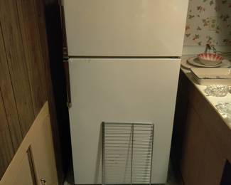 refridgerator 