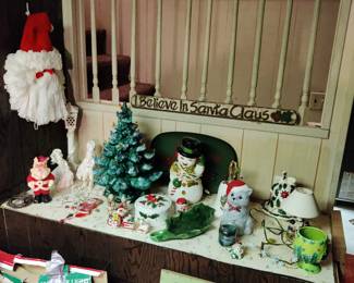 Holiday deco, ceramic Christmas tree