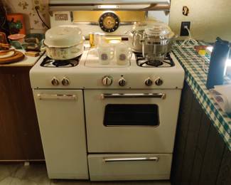 1955 Kenmore gas range stove. Middle flat top is missing , does have rotisserie. 
