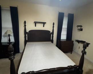 Antique Mahogany 4 Poster Bed