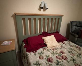 Vintage Green Full Sized Bed