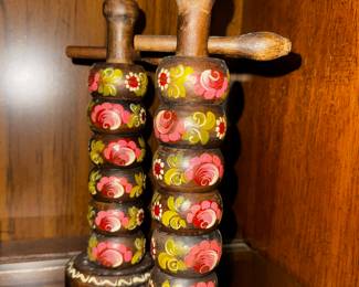 Folk Art Napkin Ring Stand