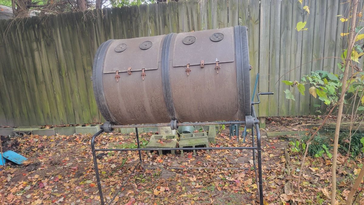 Mantis composter