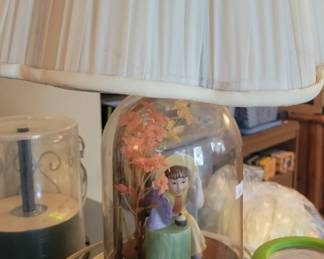 Dolly toys lamp