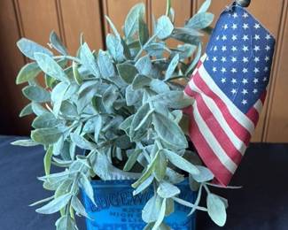 Vintage Edgewood Pipe Tobacco Tin with American Flag and Faux Plant 