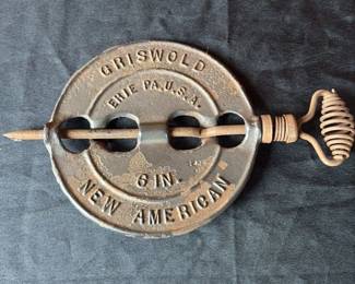 Griswold Cast Iron "New American" 6-inch Pot Lifter / Lid Filler 
