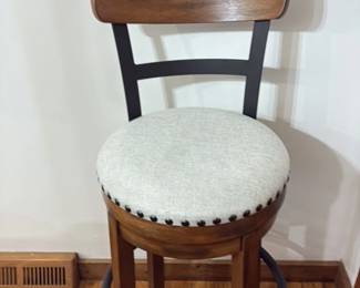 Modern Swivel Bar Stool with Wood and Metal Accents 