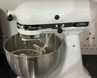 KitchenAid Classic Plus Stand Mixer 