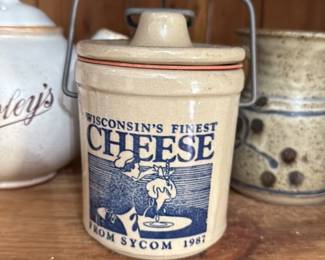 Wisconsin's Finest Cheese Crock 