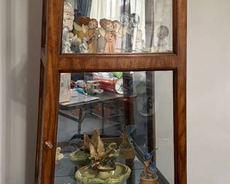 Corner curio cabinet