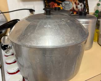 Vintage Household Institute Cast Aluminum Roaster with lid