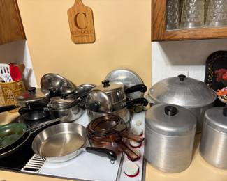 Cookware and bakeware