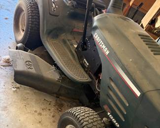 Craftsman 1000 riding lawnmower Will run!