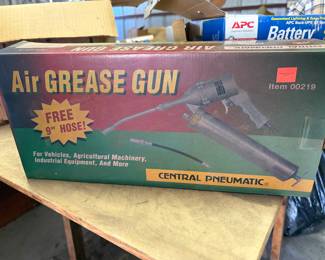 New in box Air Grease Gun