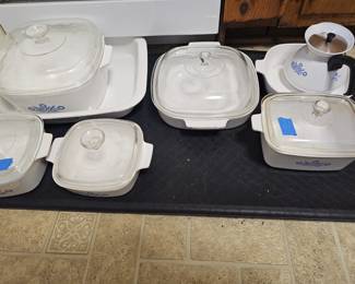 Corning ware. Several pieces. Cornflower pattern.
