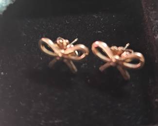 bow earrings by Tiffany!