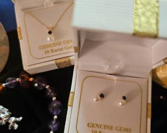 Pearl and saffire matching necklace and earrings. 10kt gold.